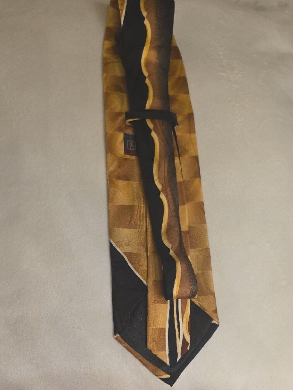 Dino bassi Hand Made Men's Black & Gold Geometric Silk Tie 4 Inches Wide - Picture 3 of 14